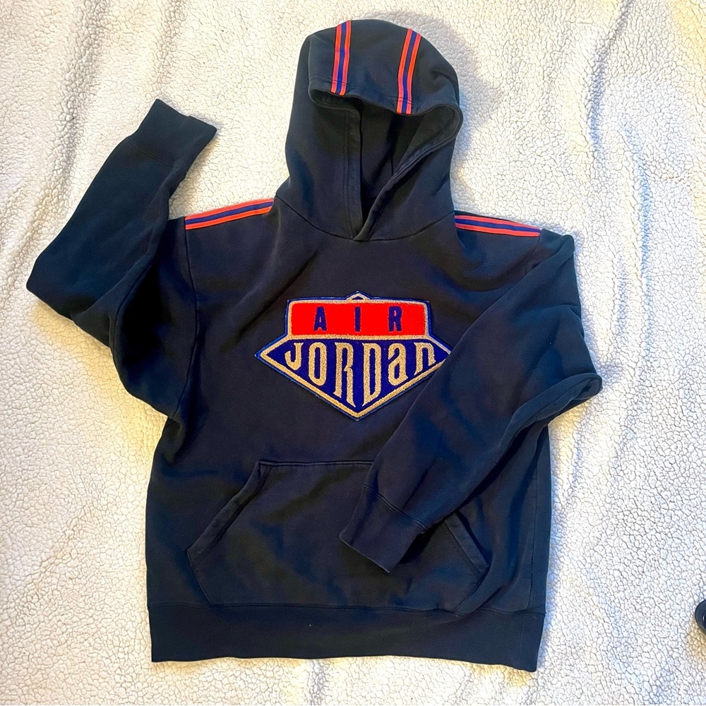 Nike Air Jordan Black Pullover Hoodie DNA with Retro Patch.